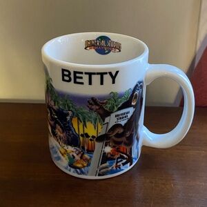 Universal Studios Hollywood “Betty” coffee cup mug retro King Kong Jaws